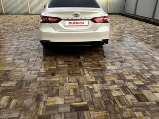 2021 Toyota Camry VIII (XV70) Рестайлинг, белый, 3700000 рублей, вид 5