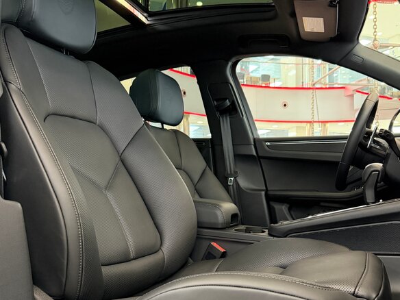 2025 Porsche Macan I Рестайлинг 2, чёрный, 11495000 рублей - вид 26