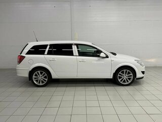 2012 Opel Astra H Рестайлинг, белый, 740000 рублей, вид 4