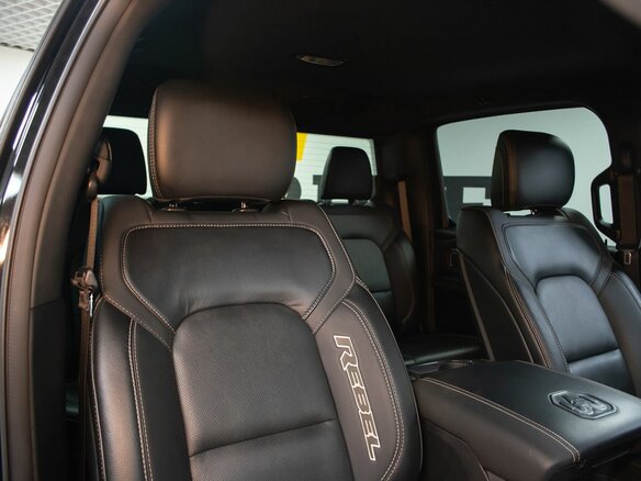 2022 Ram 1500 Crew Cab eTorque V, чёрный, 7999000 рублей - вид 24