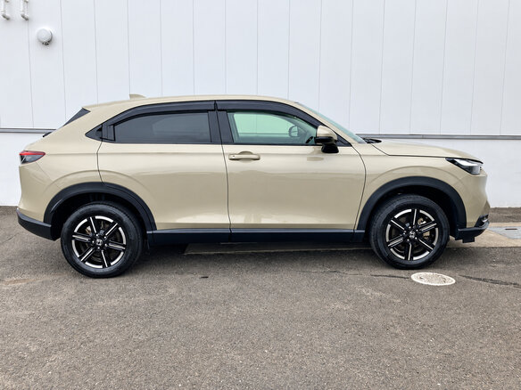 2023 Honda Vezel II, бежевый, 1680000 рублей - вид 3