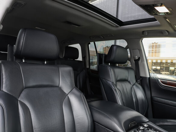 2016 Lexus LX 570 III Рестайлинг 2, белый, 7400000 рублей - вид 10