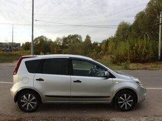 2010 Nissan Note I Рестайлинг, серебристый, 699000 рублей, вид 2