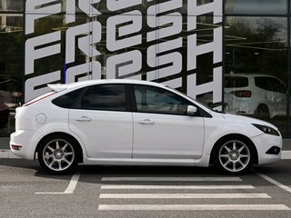 2010 Ford Focus II Рестайлинг, белый, 515000 рублей, вид 5