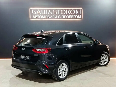 2021 Kia Ceed III, чёрный, 1960000 рублей, вид 4