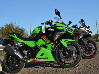 2024 Kawasaki Ninja 400, зелёный, 685000 рублей, вид 1