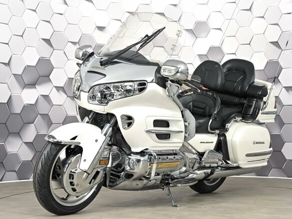 2003 Honda GL 1800 Gold Wing, белый, 949000 рублей - вид 1