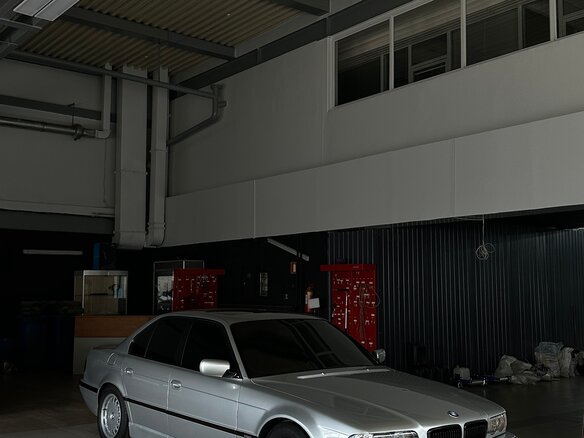 1999 BMW 7 серии 735i III (E38) Рестайлинг, серебристый, 1400000 рублей - вид 11
