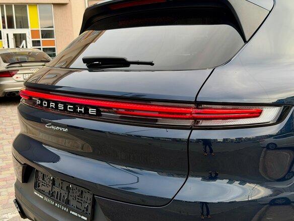 2023 Porsche Cayenne III Рестайлинг, синий, 7140000 рублей - вид 6