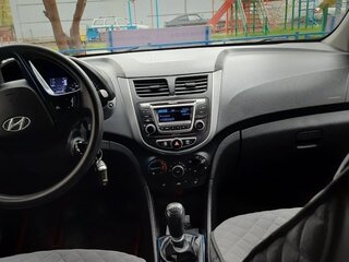 2015 Hyundai Solaris I Рестайлинг, белый, 820000 рублей, вид 5