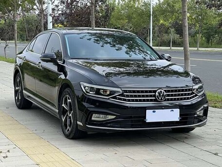 2023 Volkswagen Magotan B8 Рестайлинг, чёрный, 2000000 рублей, вид 3