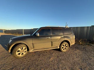 2008 Mitsubishi Pajero IV, чёрный, 1550000 рублей, вид 3