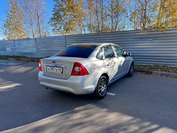 2008 Ford Focus II Рестайлинг, серый, 480000 рублей - вид 5