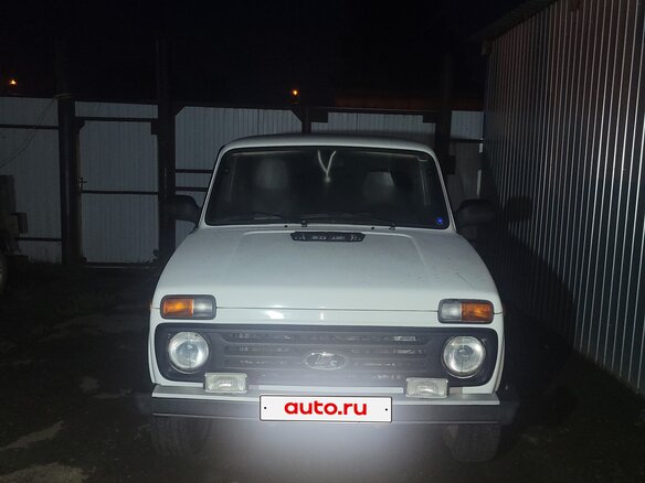2014 Lada (ВАЗ) 2121 (4x4) I Рестайлинг, белый, 460000 рублей - вид 2