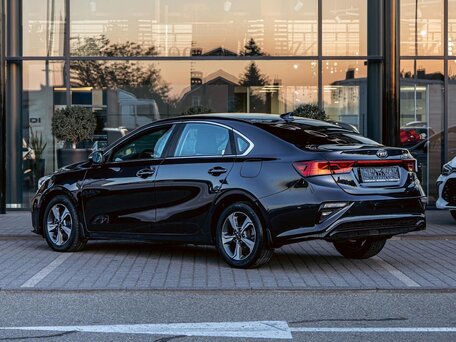 2021 Kia Cerato IV, чёрный, 1550000 рублей, вид 4