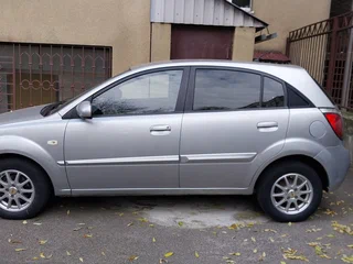 2009 Kia Rio II Рестайлинг, серебристый, 440000 рублей, вид 3