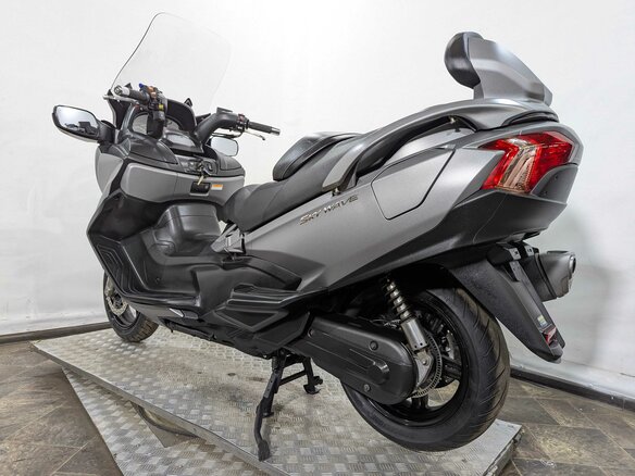 2013 Suzuki Burgman (SkyWave) 650, серебристый, 639000 рублей - вид 3