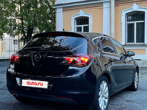 2011 Opel Astra J, чёрный, 730000 рублей - вид 3