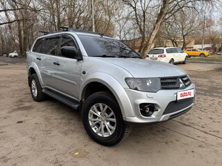2015 Mitsubishi Pajero Sport II Рестайлинг, серебристый, 2150000 рублей, вид 3