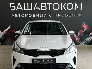 2021 Kia Rio IV Рестайлинг, белый, 1530000 рублей, вид 3
