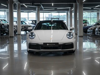 2020 Porsche 911 Carrera 4S VIII (992), белый, 15400000 рублей, вид 3