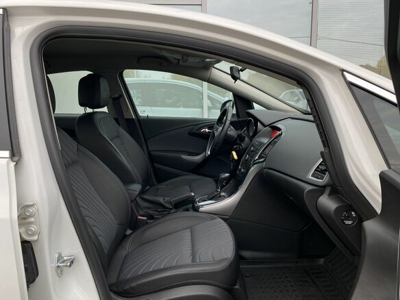 2013 Opel Astra J Рестайлинг, белый, 899000 рублей - вид 19