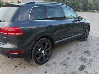 2013 Volkswagen Touareg II, серый, 1900000 рублей, вид 3