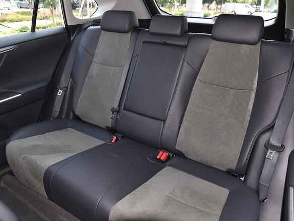 2025 Toyota RAV4 V (XA50), белый, 3950000 рублей - вид 21
