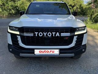 2021 Toyota Land Cruiser 300 Series, белый, 10500000 рублей, вид 1