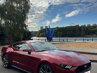 2017 Ford Mustang VI Рестайлинг, красный, 3190000 рублей, вид 3