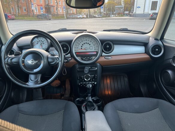 2010 Mini Hatch Cooper II (R56) Рестайлинг, коричневый, 850000 рублей - вид 9