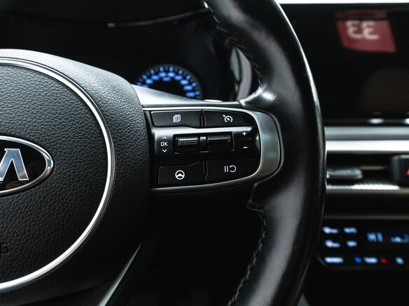 2021 Kia K5 III, чёрный, 2678000 рублей - вид 16