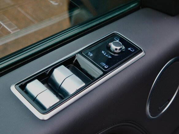 2021 Land Rover Range Rover IV Рестайлинг, чёрный, 11500000 рублей - вид 28