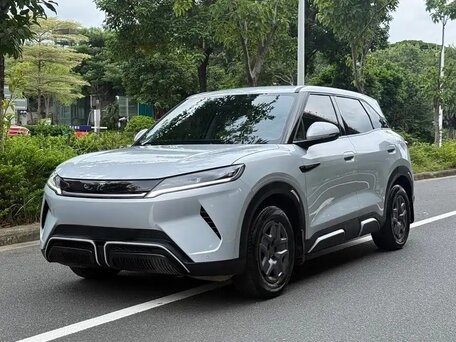 2025 BYD Yuan Up 45.12 kWh, серебристый, 1988008 рублей, вид 1