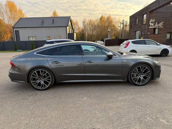 2020 Audi A7 45 TDI II (4K), серый, 5400000 рублей - вид 3