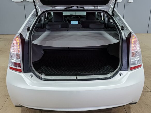 2010 Toyota Prius III (XW30), белый, 1499000 рублей - вид 22