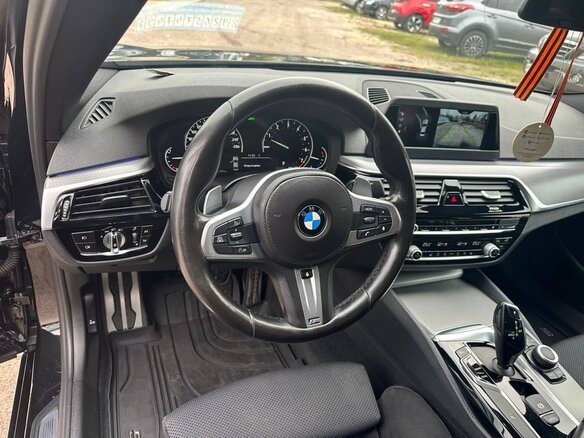 2018 BMW 5 серии 520i VII (G30/G31/G38), чёрный, 3290000 рублей - вид 10