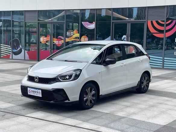 2023 Honda Fit IV Рестайлинг, белый, 1390325 рублей - вид 1