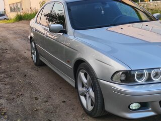 2003 BMW 5 серии 525i IV (E39) Рестайлинг, серебристый, 700000 рублей, вид 4