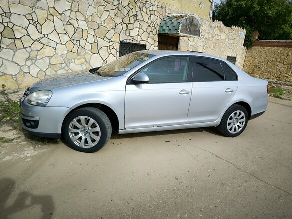 2007 Volkswagen Jetta V, серебристый, 410000 рублей - вид 4