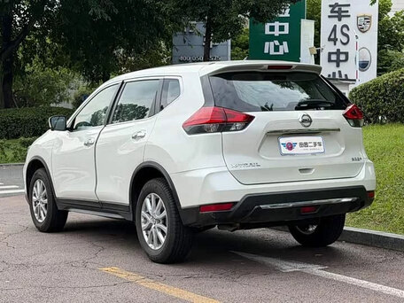 2025 Nissan X-Trail III Рестайлинг 2, белый, 1850000 рублей, вид 4
