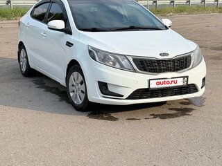 2012 Kia Rio 5-speed III, белый, 550000 рублей, вид 3