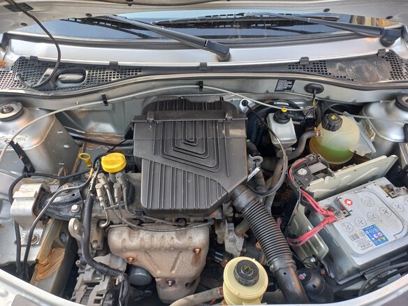 2013 Renault Logan I Рестайлинг, серебристый, 410000 рублей - вид 9