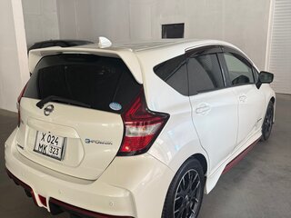 2017 Nissan Note Nismo e-Power II Рестайлинг, белый, 1535000 рублей, вид 4