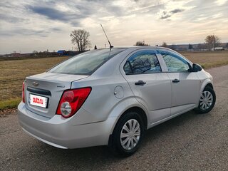2013 Chevrolet Aveo II, серебристый, 550000 рублей, вид 5