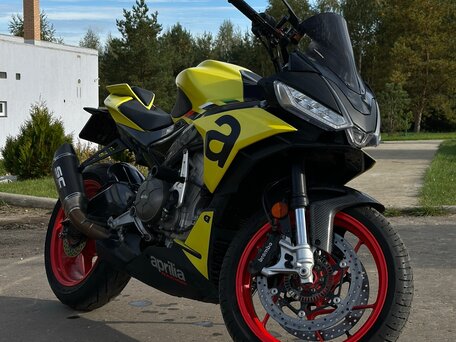 2021 Aprilia Tuono 660, жёлтый, 900000 рублей, вид 1