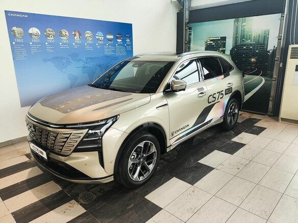 2025 Changan CS75 Plus IV, серый, 4249900 рублей