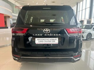 2026 Toyota Land Cruiser 300 Series, чёрный, 16490000 рублей, вид 4