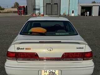 1996 Toyota Mark II VIII (X100), белый, 1250000 рублей, вид 3