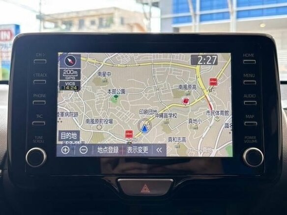 2022 Toyota Yaris IV, красный, 1014000 рублей - вид 16